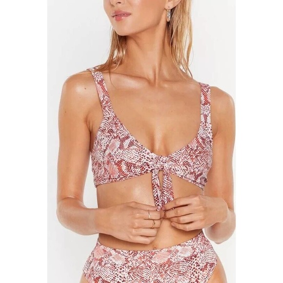 Nasty Gal Size 2 Snake a Difference Knot Bikini Top Scoop Neck Pull On Red - Picture 2 of 9